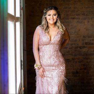 Show stopper! smoke free home, no alterations, in great condition!